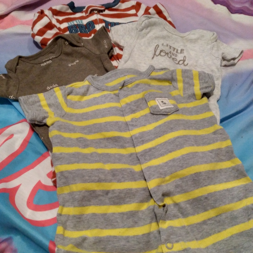 💣2/$15💣 4 onesies